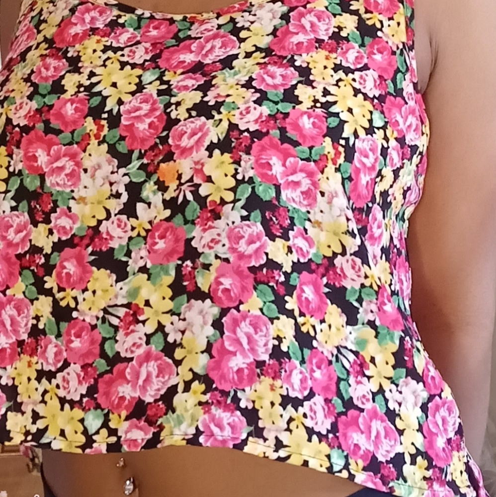 Floral Cropped blouse